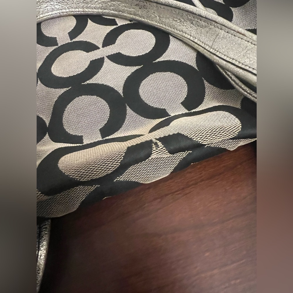 Coach Poppy Shoulder Bag - Picture 6 of 7
